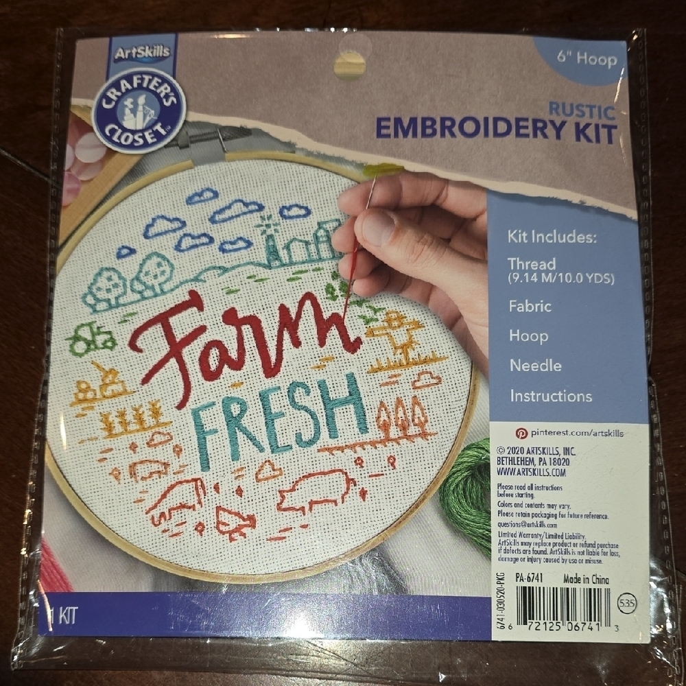 (J25) Rustic Embroidery Kit - Farm Fresh Design